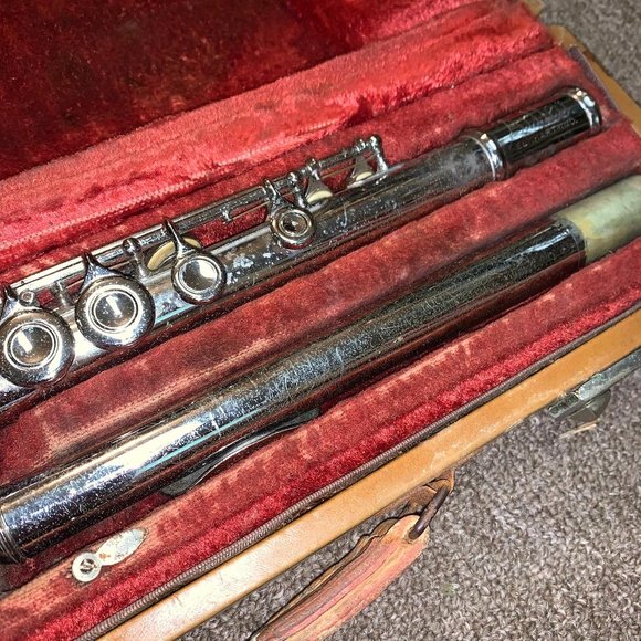 Vintage 1970s Artley Flute, Closed-Hole - Picture 3 of 6